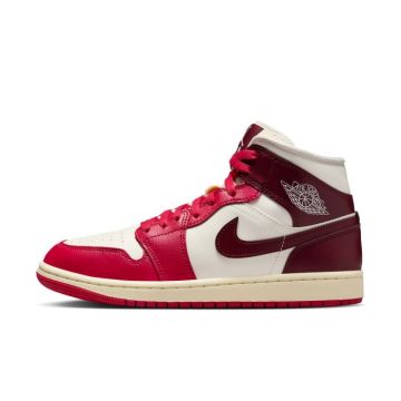 Pantofi sport Jordan Wmns Air Jordan 1 Mid