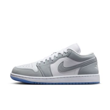 Pantofi sport Wmns Air Jordan 1 Low Re